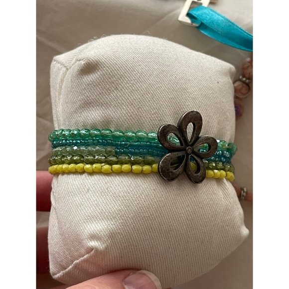 3 Bracelets and a pin - Beaded Colorful Bracelets / Ribbon Rectangle Bracelet - Picture 4 of 12